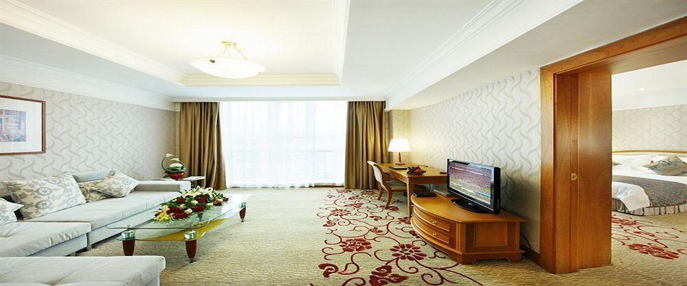 South China Harbour View Hotel Шънджън Екстериор снимка