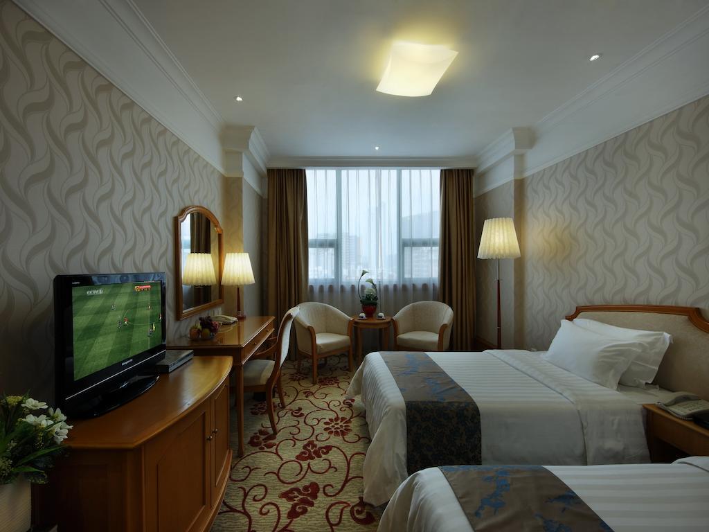 South China Harbour View Hotel Шънджън Стая снимка