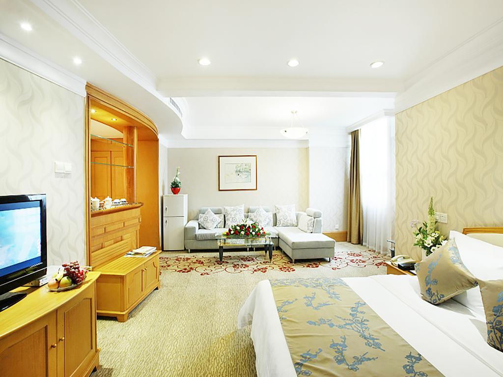 South China Harbour View Hotel Шънджън Стая снимка